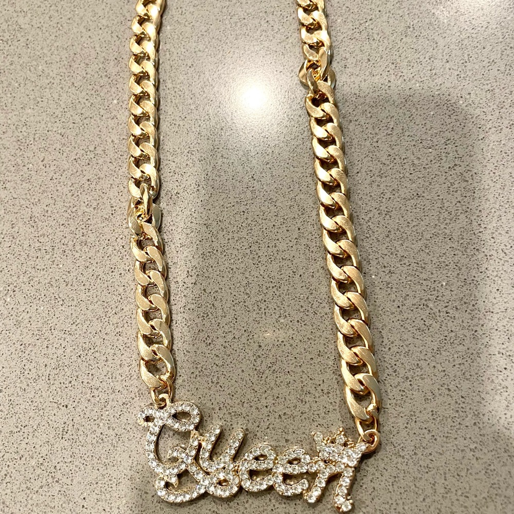 Queen Necklace